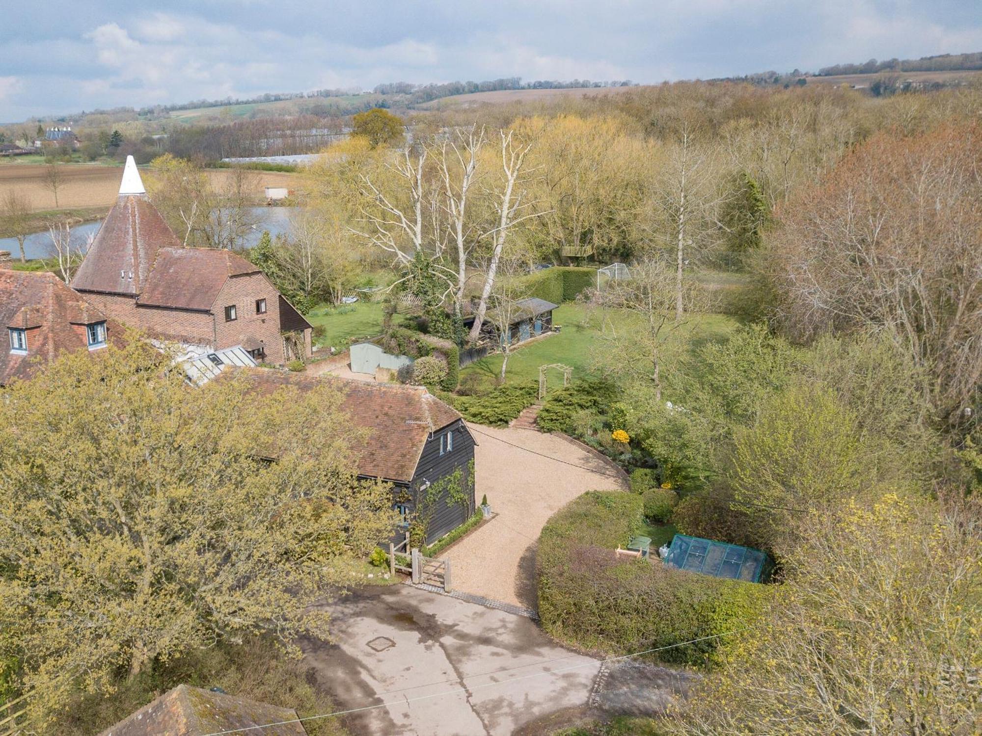 Woolhouse Barn Villa Hunton  Exterior photo